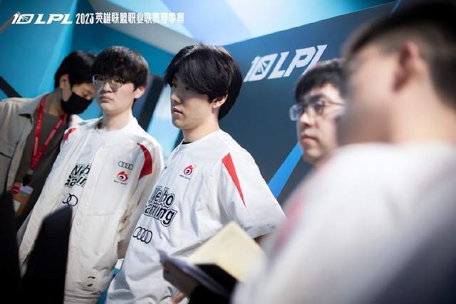 深谙如何在 深谙如何在