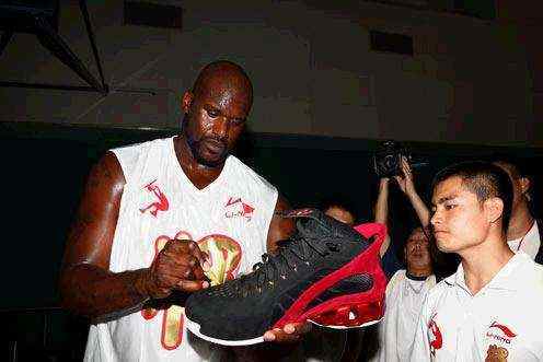 更是近年皇 更是近年皇